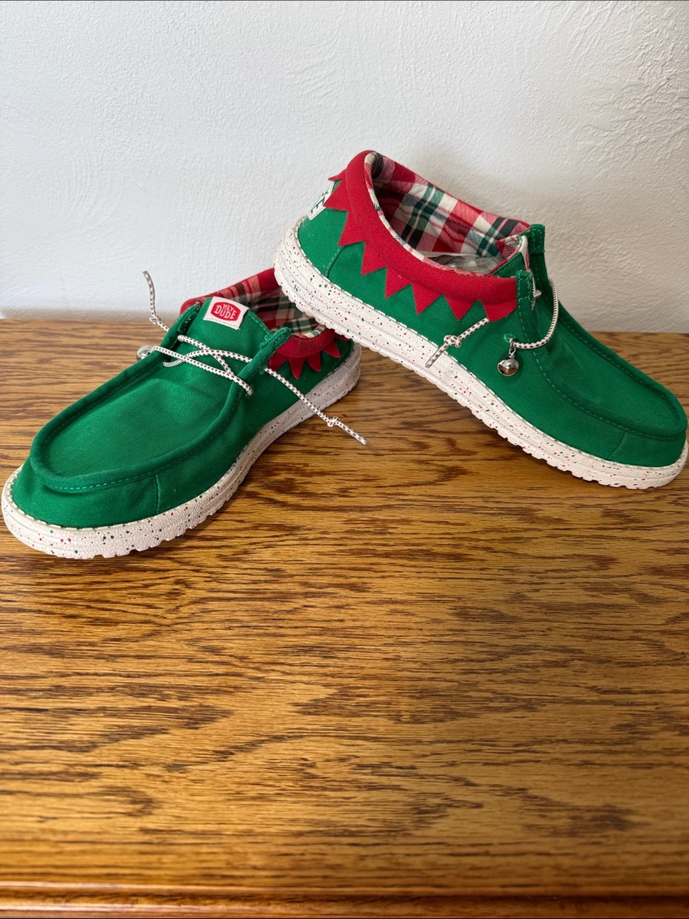 Hey Dude Men's Wally Holiday Elf Loafers Green/Red Size 9
